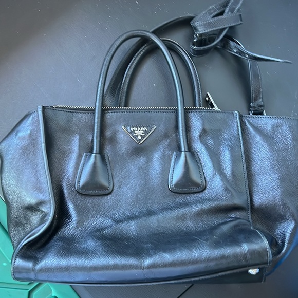 PRADA BAG. GORGEOUS. - Picture 8 of 10